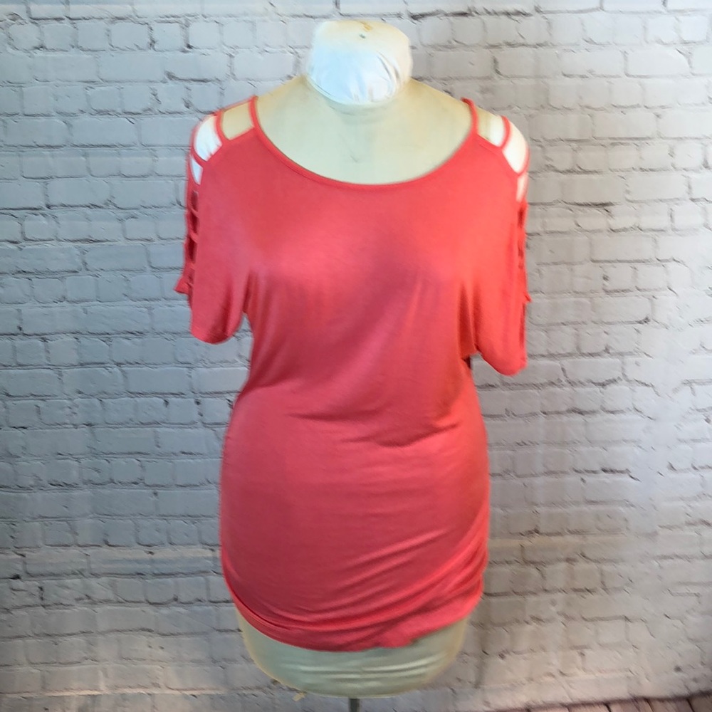 ISSI Red Coral Cold Shoulder Top Side Ruching Large